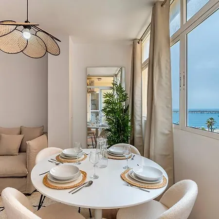 Cozy In With Views Apartment