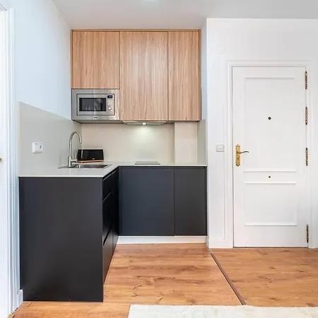 Cozy In With Views Apartment *